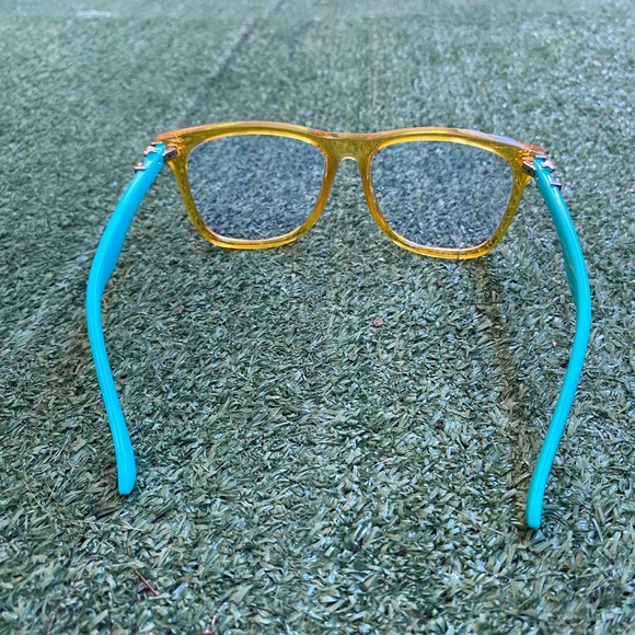 Designer glasses - Picture 3 of 10